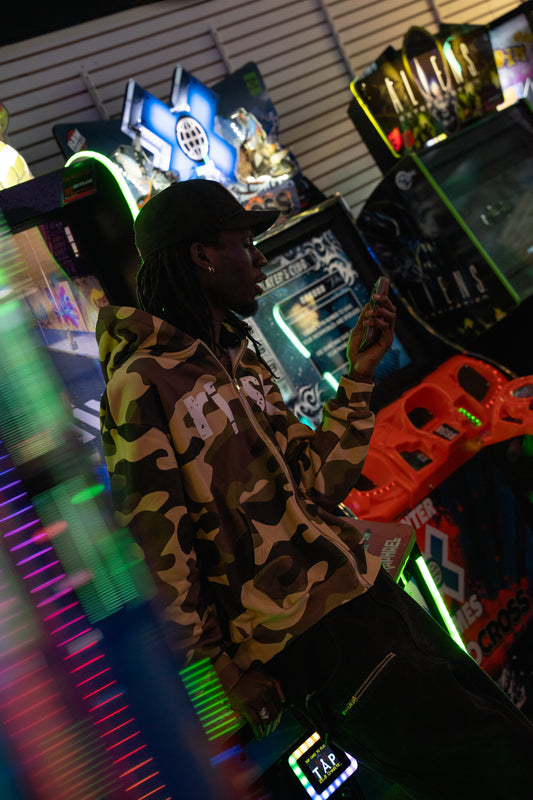 “risk2” Camo Hoodie